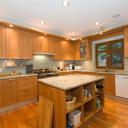 Whistler Alpine Chalet Retreat & Wellness 빌라 외부 사진
