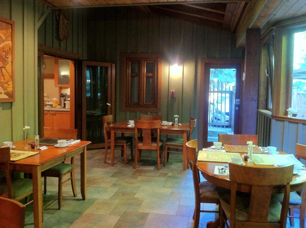 Whistler Alpine Chalet Retreat & Wellness 빌라 외부 사진