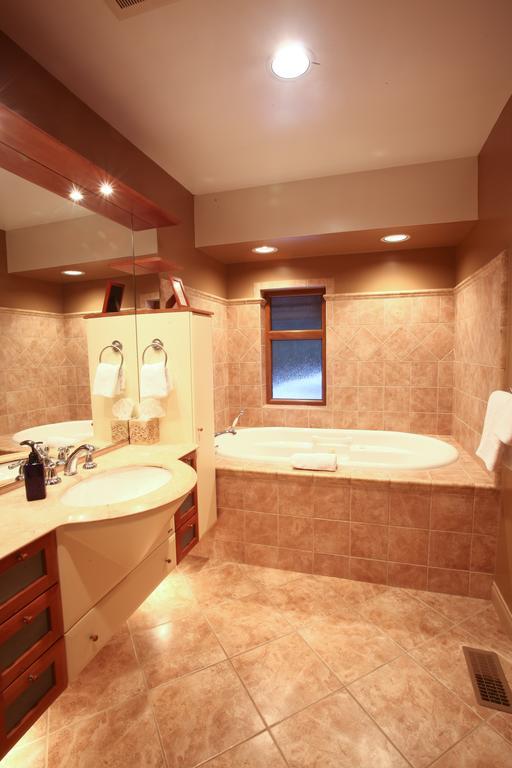 Whistler Alpine Chalet Retreat & Wellness 빌라 객실 사진